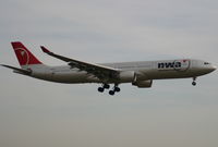 N808NW @ DTW - A330