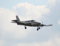 N6595C @ DAB - Cessna 335