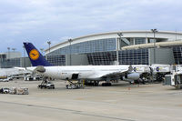 D-AIGK @ DFW - Lufthansa at the gate @ DFW