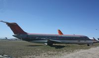 N917RW @ KMHV - DC-9-31