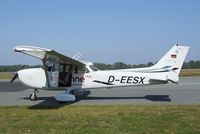 D-EESX @ EDBH - Cessna 172S Skyhawk SP at Stralsund/Barth airport