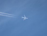 SP-LRA - LOT Dreamliner flying over Livonia Michigan at 32,000 ft from ORD to WAW