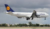D-ABYJ @ MIA - Lufthansa 747-800