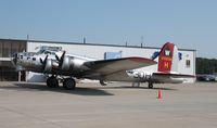 N5017N @ KGRB - Boeing B-17G