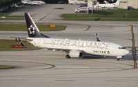 N26210 @ FLL - United Airlines Star Alliance 737-800
