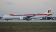 EC-LXK @ MIA - Iberia A330-300
