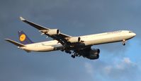 D-AIHE @ MCO - Lufthansa A340-600