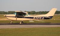 N737LQ @ LAL - Cessna R182