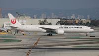 JA738J @ LAX - Japan Airlines