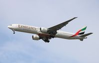 A6-ECH @ MCO - Emirates 777-300