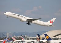 JA731J @ LAX - Japan Airlines