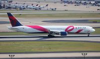N845MH @ ATL - Delta Breast Cancer plane