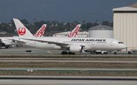 JA821A @ LAX - Japan Airlines