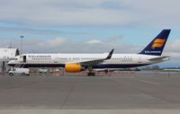 TF-FIT @ KPDX - Boeing 757-200