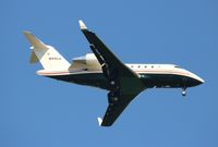 N99KW @ MCO - Challenger 605