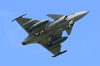 9238 @ LFRJ - Saab JAS-39C Gripen, Short approach rwy 08 Landivisiau Naval Air Base (LFRJ) Tiger Meet 2017 - by Yves-Q