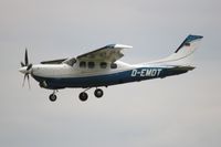 D-EMDT @ OSH - Cessna P210N