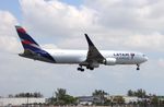 CC-CXK @ KMIA - LATAM Cargo 767-300F zx SJO /MROC - MIA arriving from San Jose Costa Rica