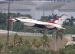 91-0392 @ KFLL - Thunderbirds F-16 zx
