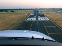 Sacramento Executive Airport (SAC) - Short final, runway 20. - by Chris Saulit