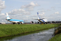 Amsterdam Schiphol Airport - Taxiway Q - by Andreas Ranner