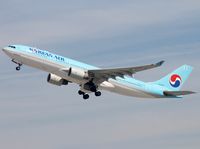 HL8227 - A332 - Korean Air