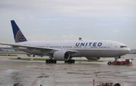 N220UA - United Airlines