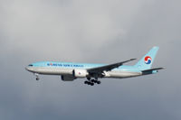 HL8252 - B77L - Korean Air