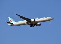 HL8209 - B77W - Korean Air