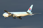 HL8043 - B77L - Korean Air